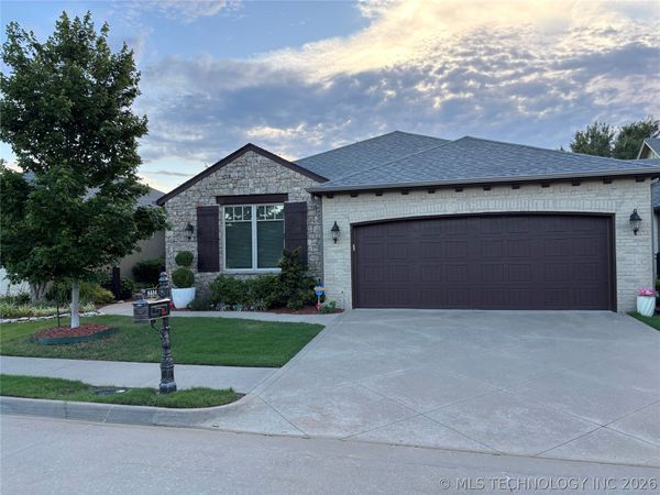 8434 S Phoenix Place , Tulsa, OK 74132