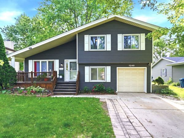 1240 Foxcroft Drive , Aurora, IL 60506