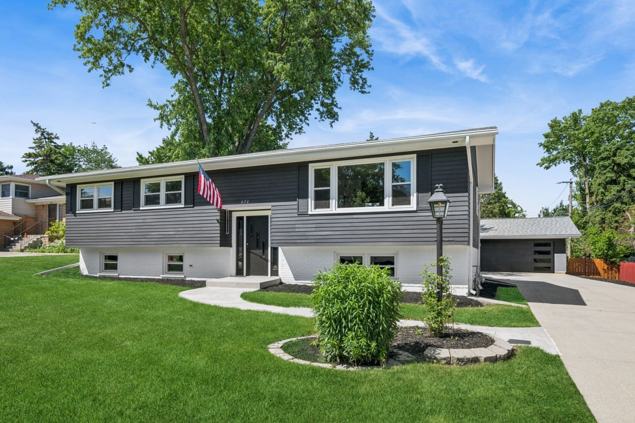 Roselle, IL 60172
