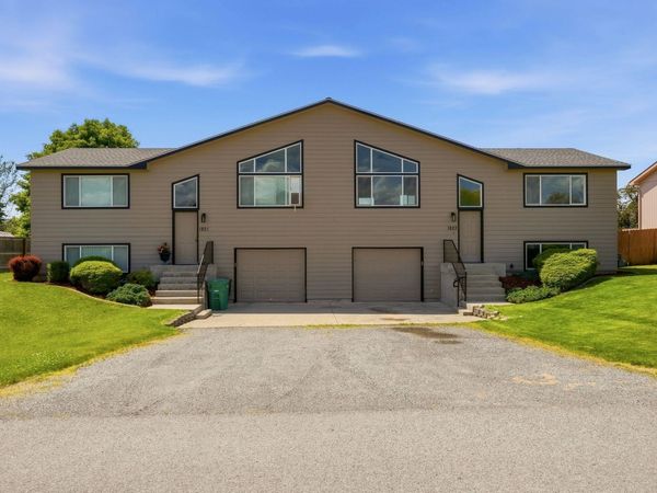 1821 N Corbin Ln, Greenacres, WA 99016