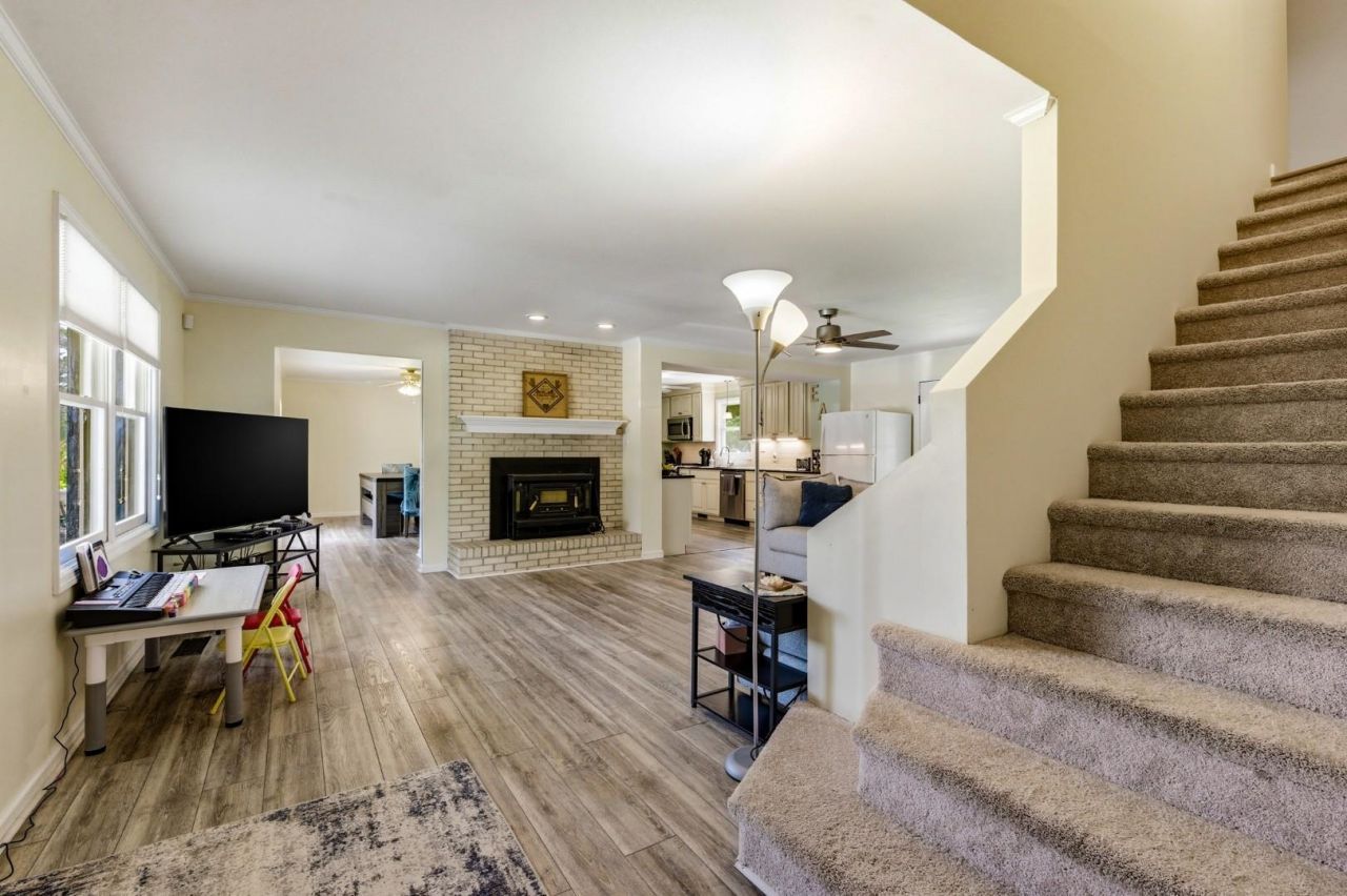 2400 Bay View Dr. Photo 15