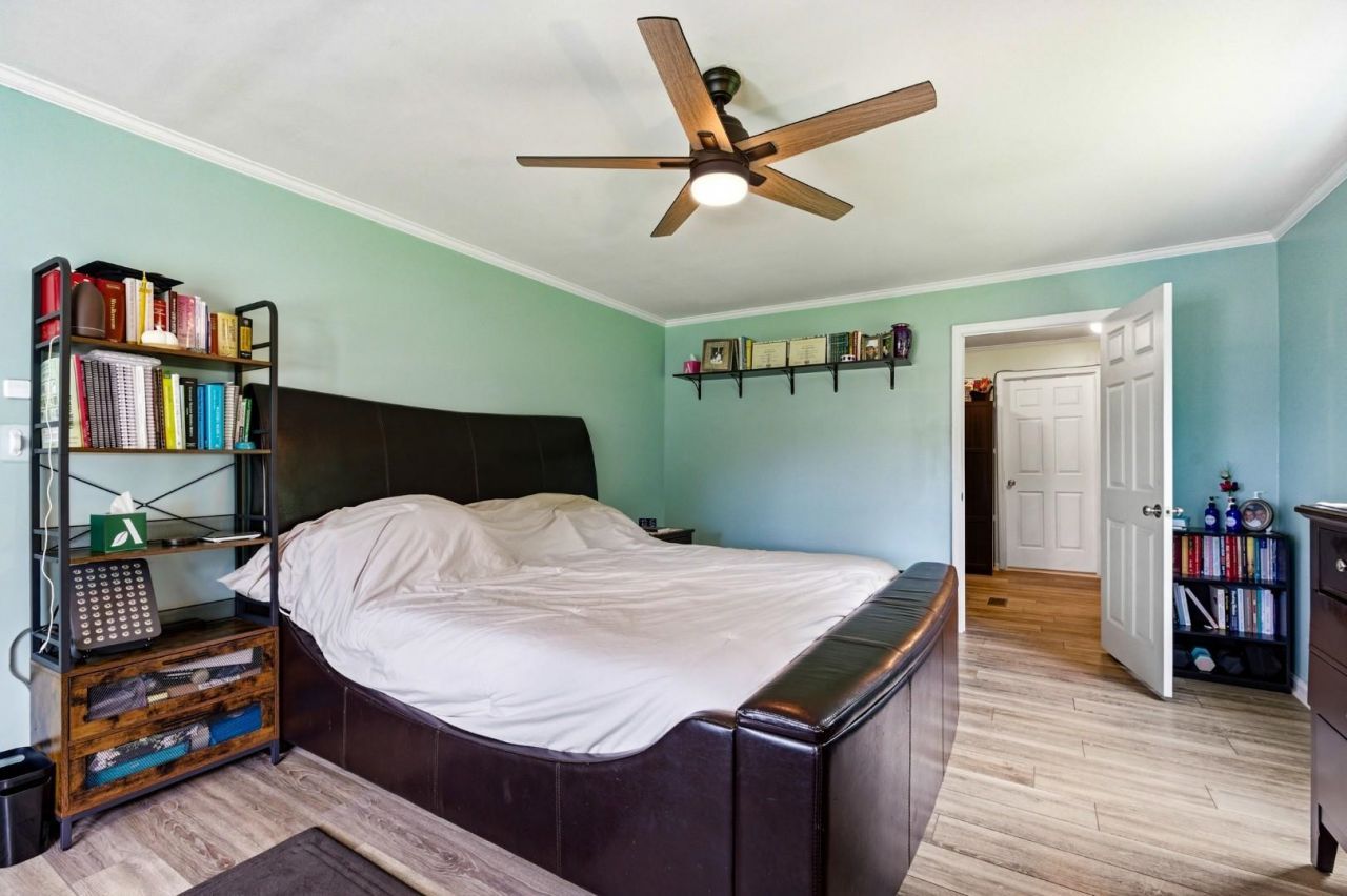 2400 Bay View Dr. Photo 21