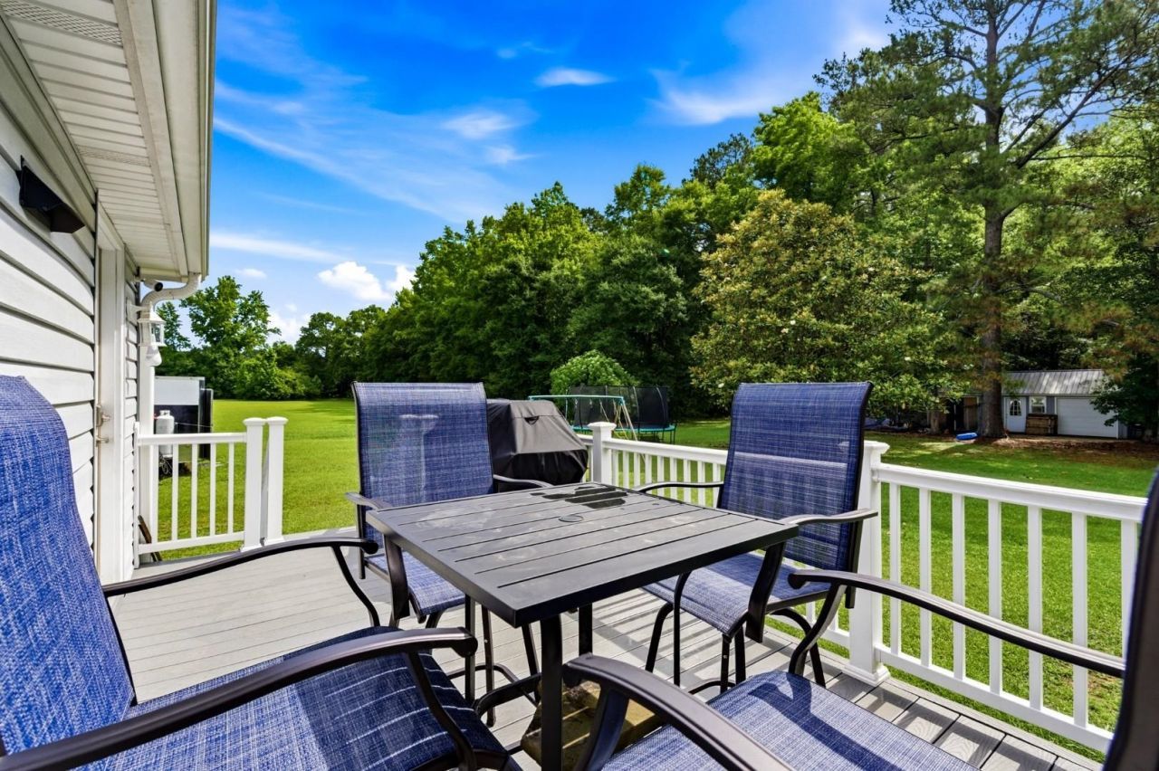 2400 Bay View Dr. Photo 33