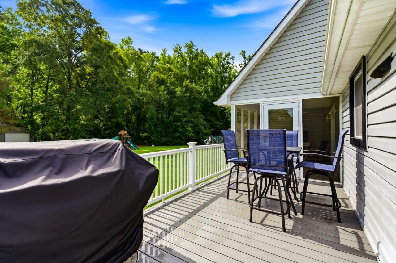 2400 Bay View Dr. Photo 34