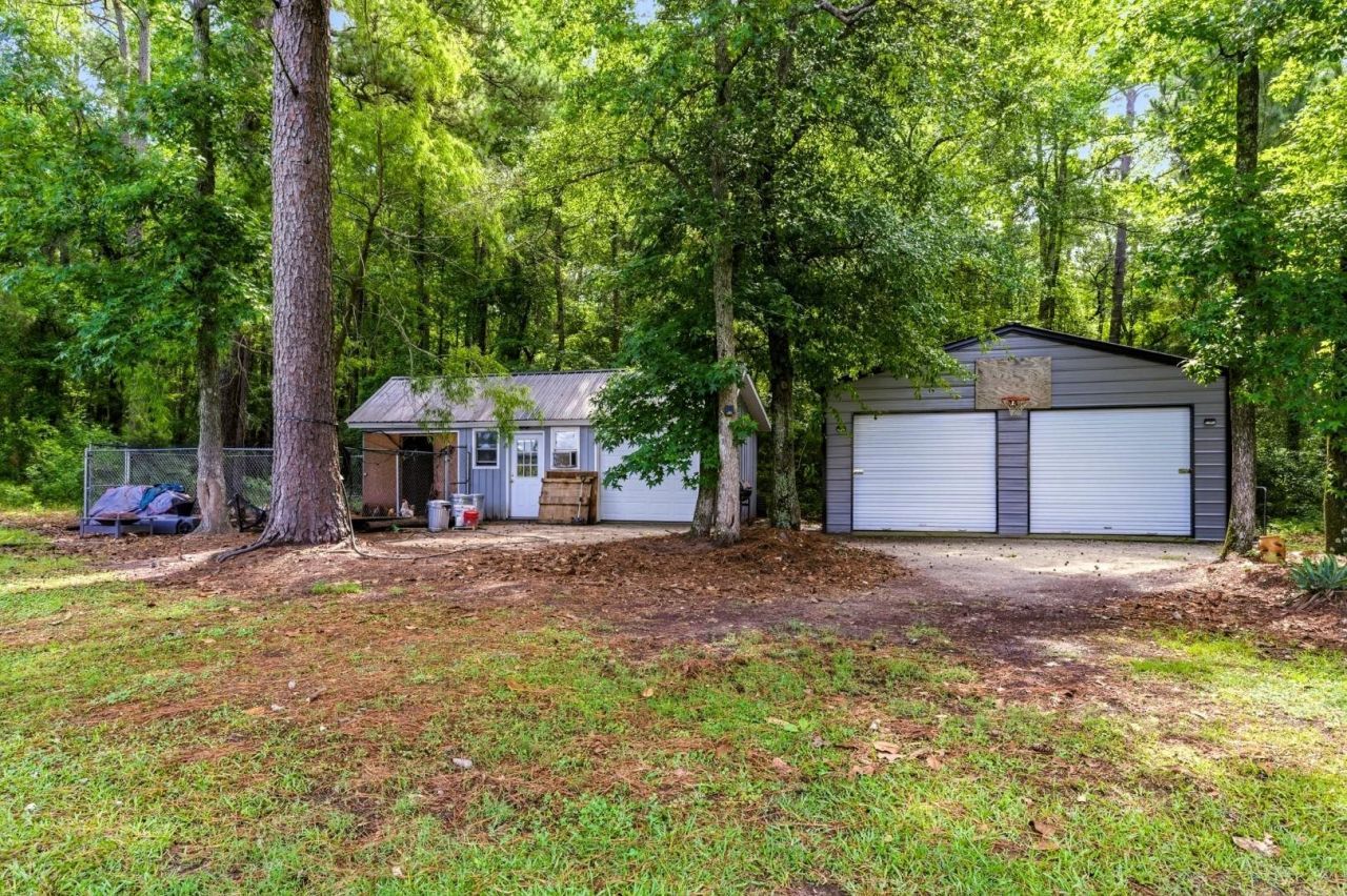 2400 Bay View Dr. Photo 36