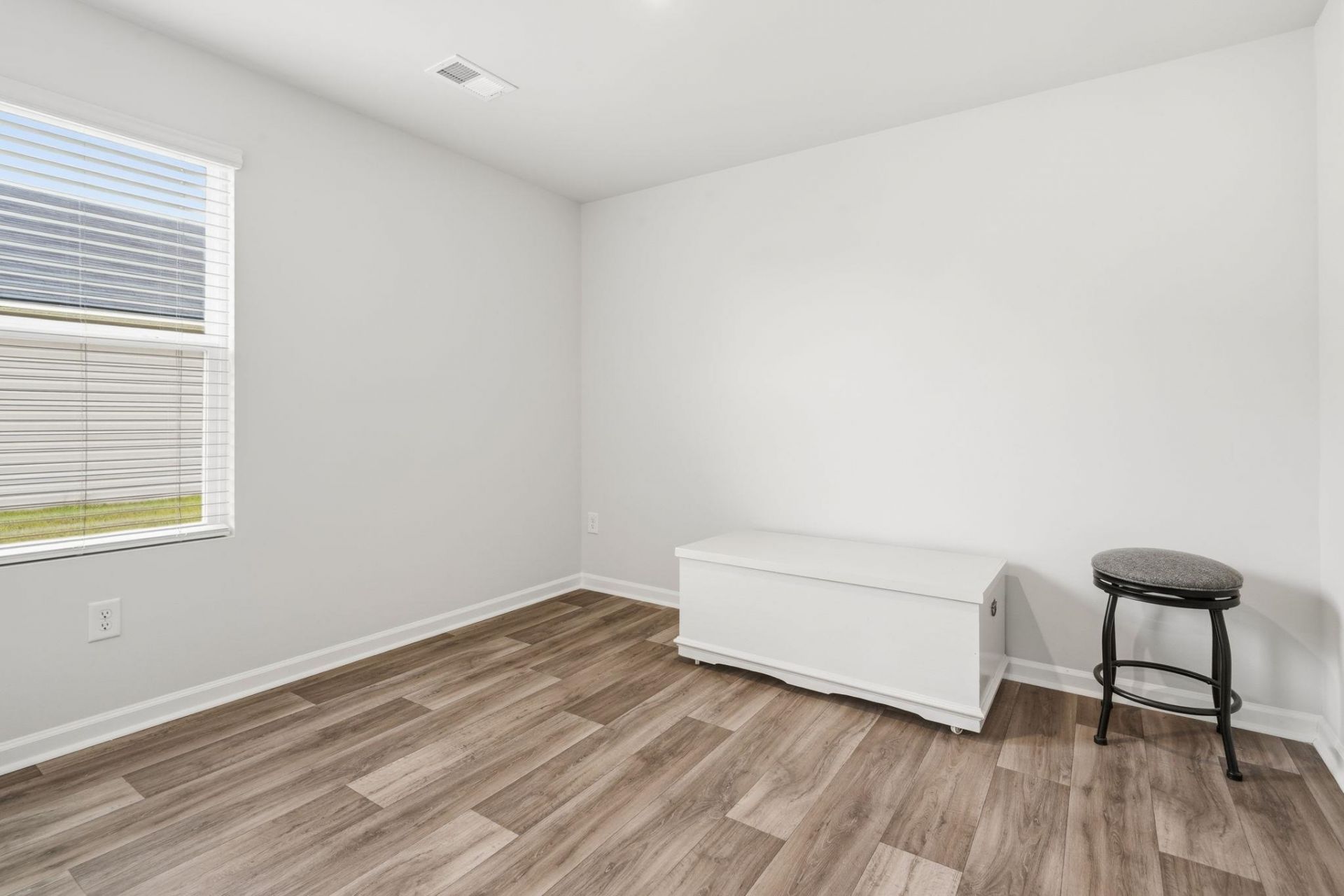 171 Warner Crossing Way  Photo 9