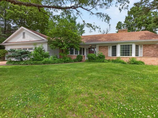 221 Byrnes Drive, Waterloo, IA 50701
