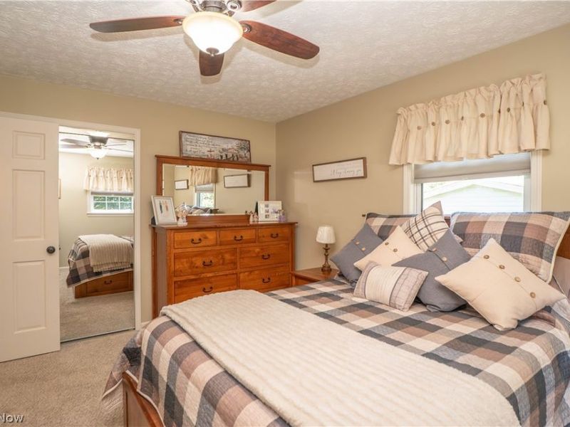 8026 Garnet Avenue NE, Canton, OH 44721 Photo 16