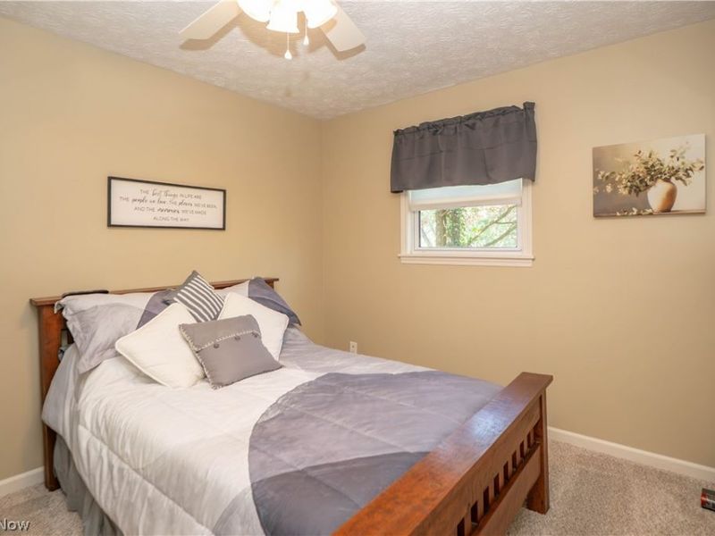 8026 Garnet Avenue NE, Canton, OH 44721 Photo 17