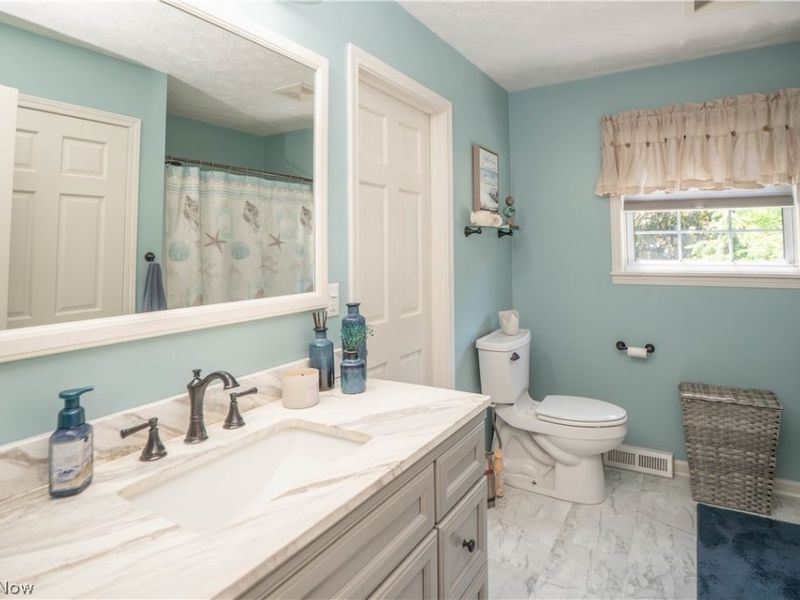 8026 Garnet Avenue NE, Canton, OH 44721 Photo 20