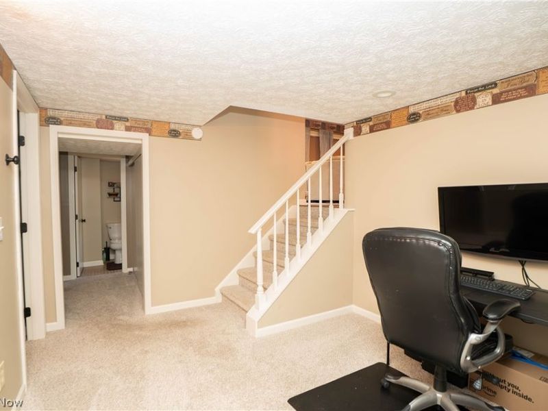 8026 Garnet Avenue NE, Canton, OH 44721 Photo 23
