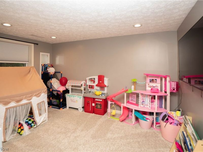8026 Garnet Avenue NE, Canton, OH 44721 Photo 24