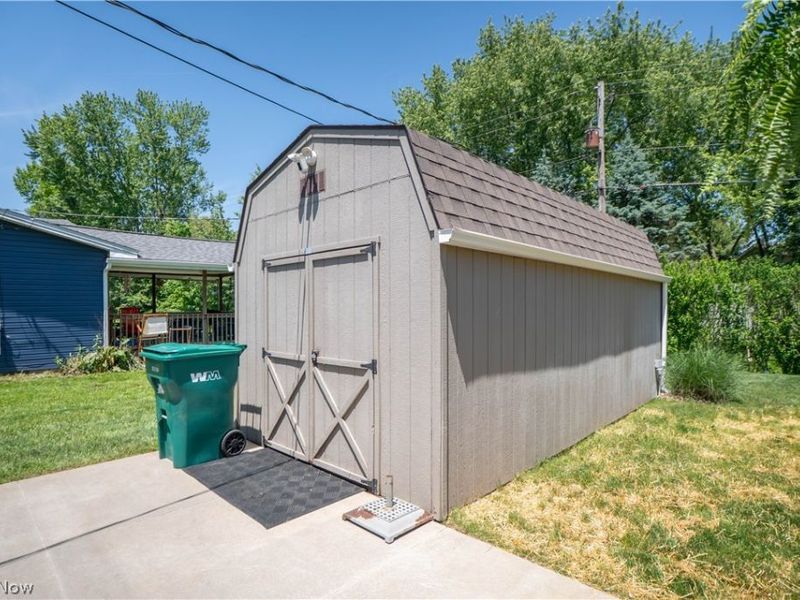 8026 Garnet Avenue NE, Canton, OH 44721 Photo 38