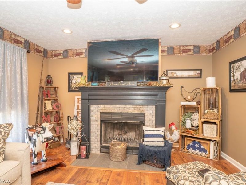 8026 Garnet Avenue NE, Canton, OH 44721 Photo 5