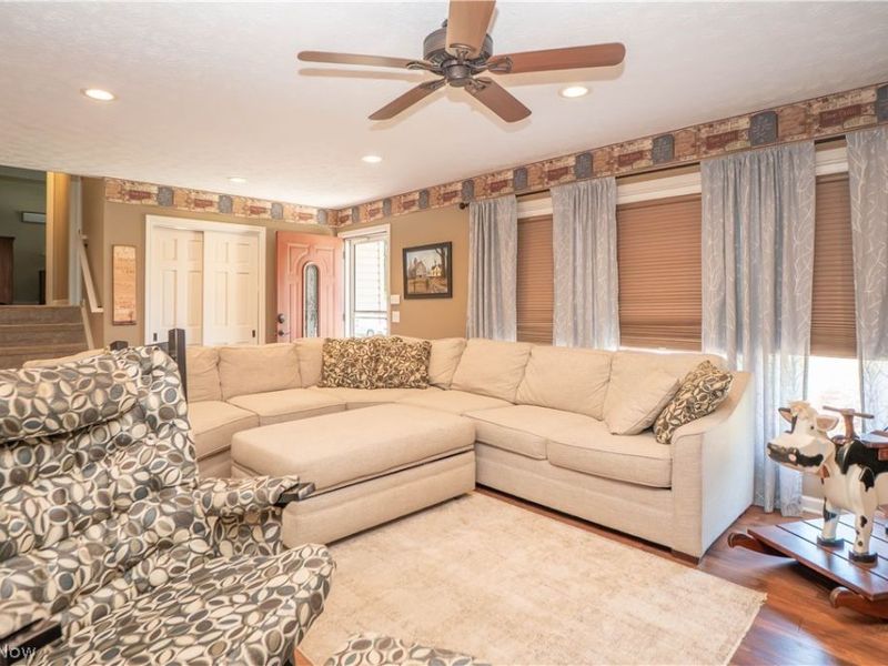 8026 Garnet Avenue NE, Canton, OH 44721 Photo 6