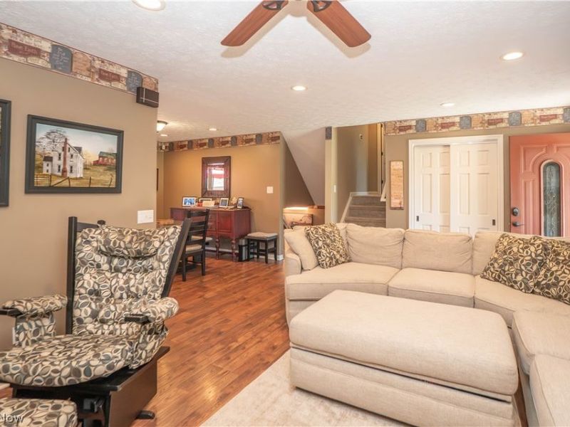 8026 Garnet Avenue NE, Canton, OH 44721 Photo 7