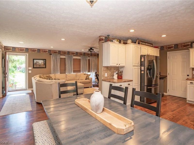 8026 Garnet Avenue NE, Canton, OH 44721 Photo 8