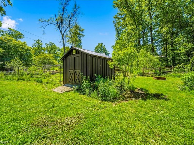 4233 N Forest Ridge Drive , Ashtabula, OH 44004 Photo 8