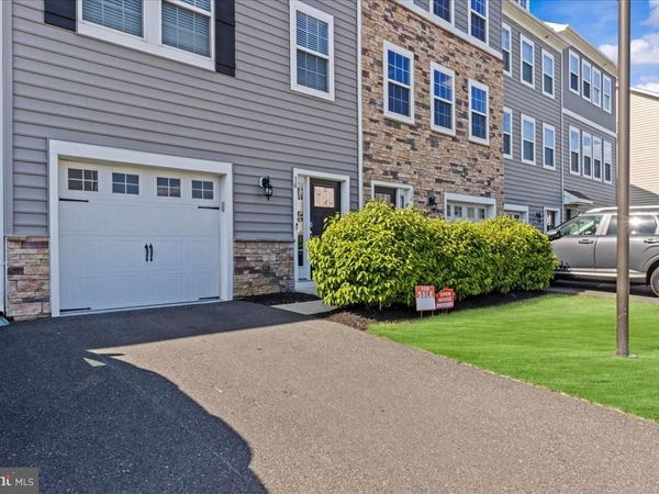 10 ROME WAY, MOUNT LAUREL, NJ 08054