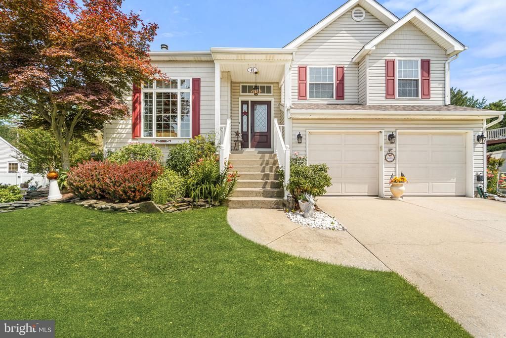 45 Deerfield Circle, Sewell, NJ 08080 Main Photo