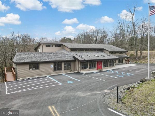 220 SILVER LAKE ROAD NW , DINGMANS FERRY, PA 18328