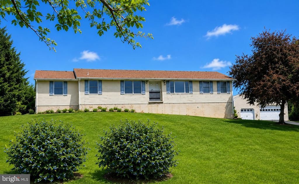 905 BRIDGETON ROAD, FAWN GROVE, PA 17321