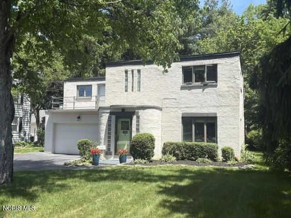 3336 Indian Road , Ottawa Hills, OH 43606