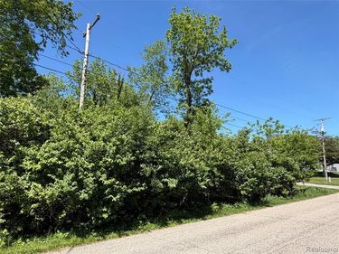 V/L Claremont Circle, Columbia Twp, MI 49230