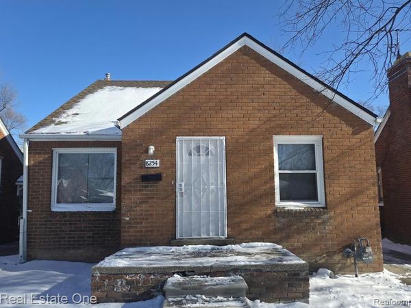 8254 Sussex Street, Detroit, MI 48228