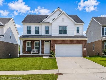 8580 Pioneer Street, Washington Twp, MI 48094