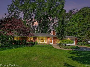 30615 Longcrest Street, Southfield, MI 48076