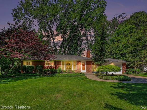 30615 Longcrest Street, Southfield, MI 48076