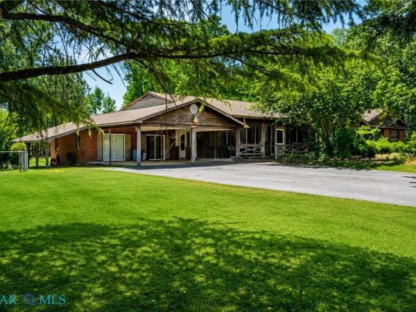 9147 Farys Mill Road, Gloucester, VA 23061