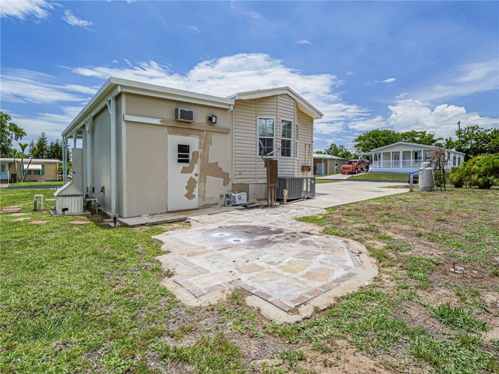9715 61st Place, Sebastian, FL 32958 Photo