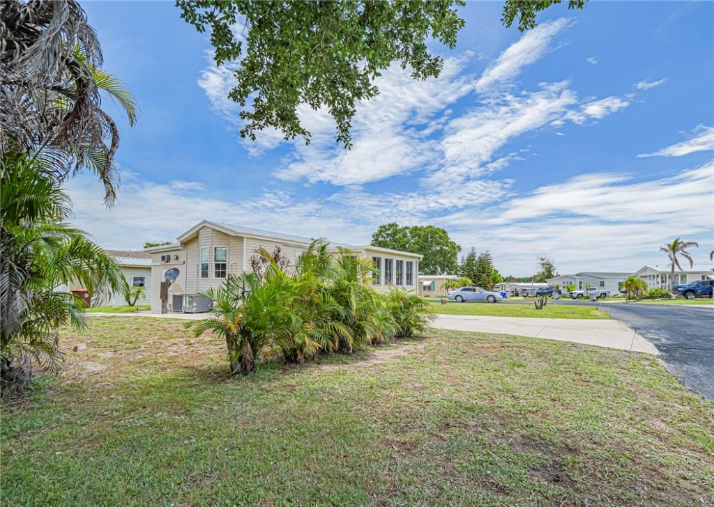 9715 61st Place, Sebastian, FL 32958 Photo