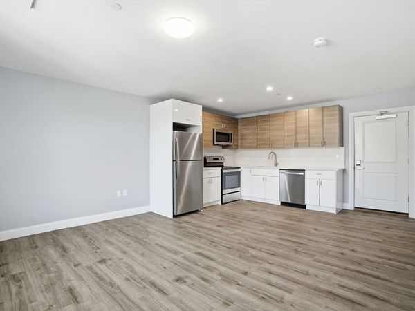 632 Centre St, Unit 302, Boston, MA 02139