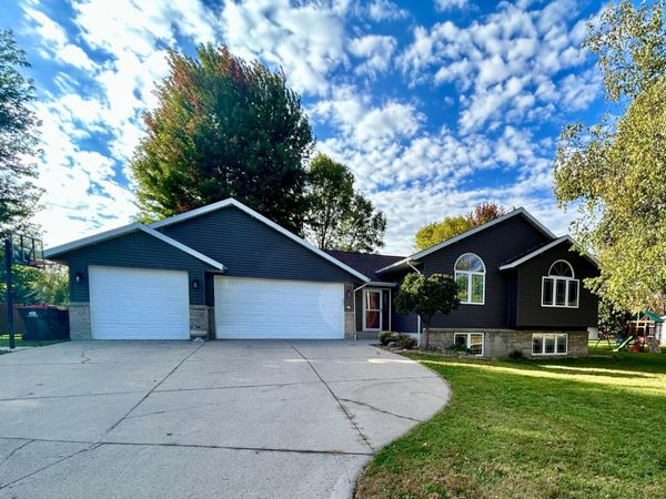 110 U'Ren Lane, Redwood Falls, MN 56283