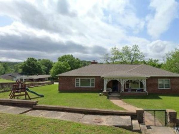 385 S 4th Street , Ellington, MO 63638