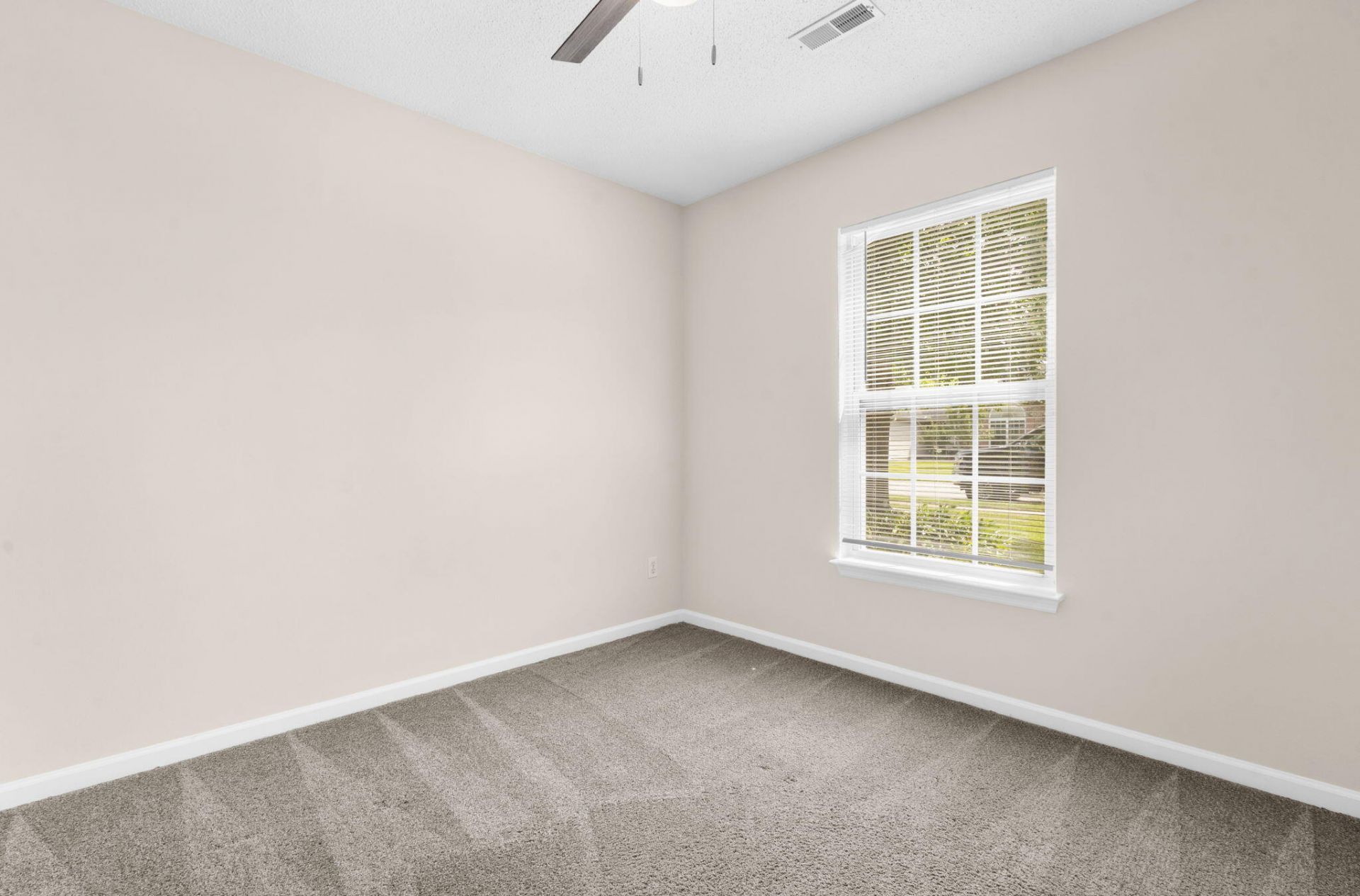 1311 Lantern Road Photo 20
