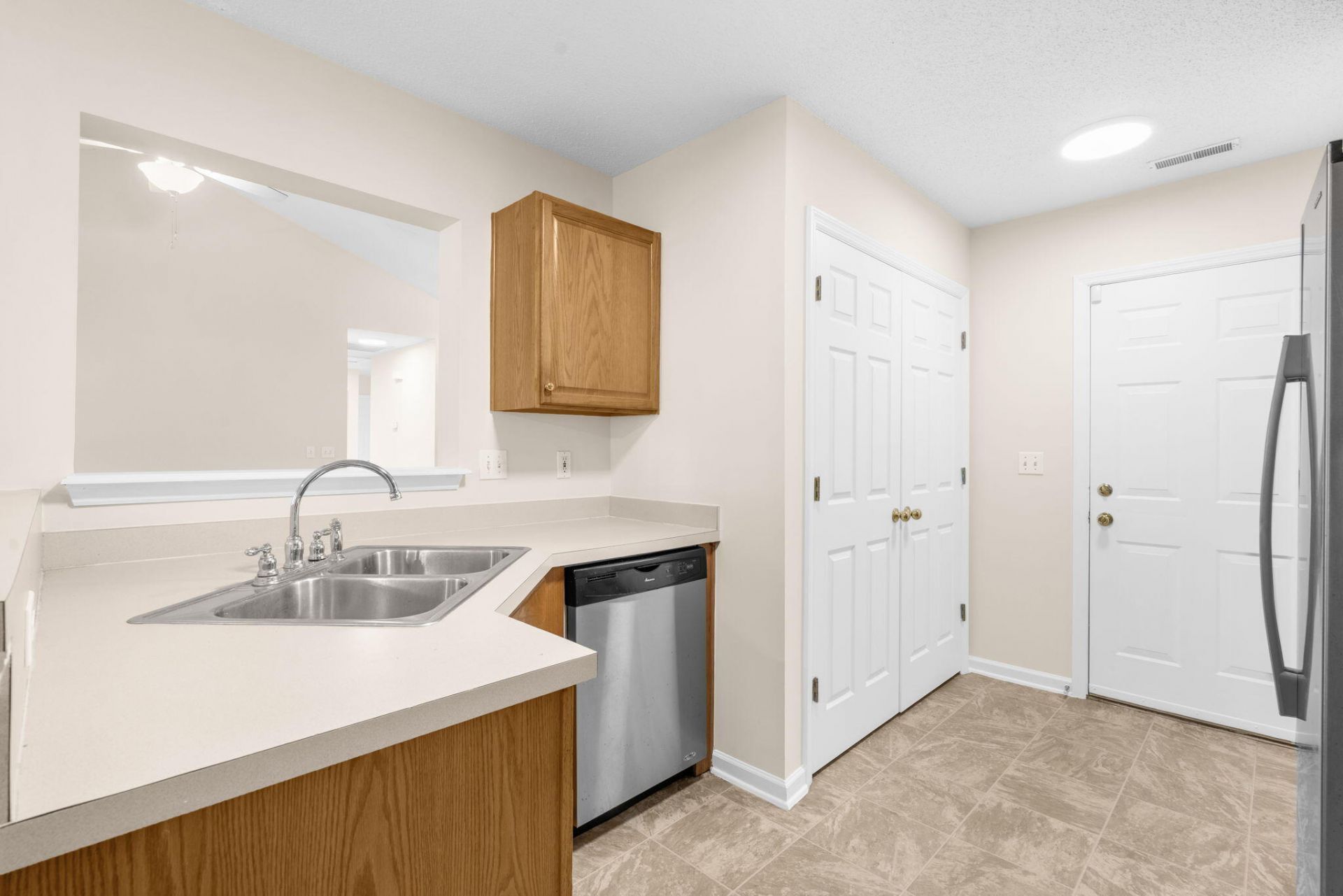 1311 Lantern Road Photo 9