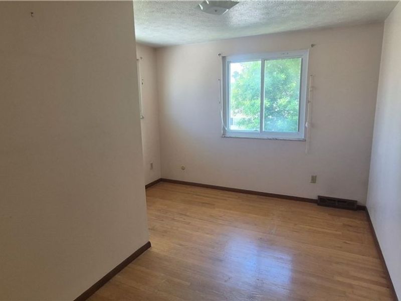 3908 Kenmore Avenue , Parma, OH 44134 Photo 13