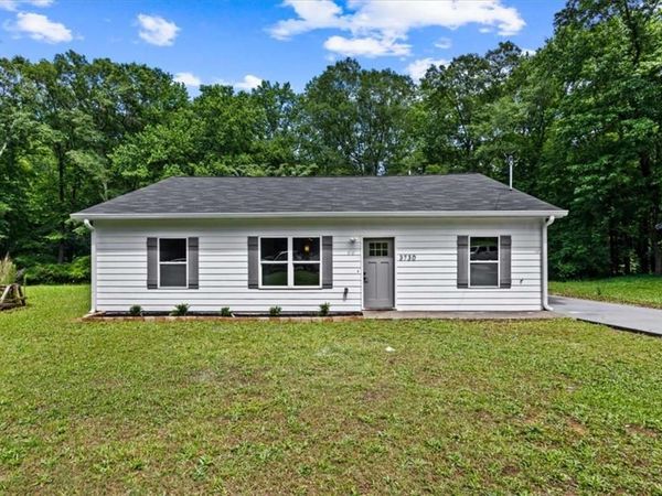 3730 Clearwater Dr , Atlanta, GA 30349