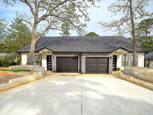121 S Kanaio DR, Bastrop, TX 78602