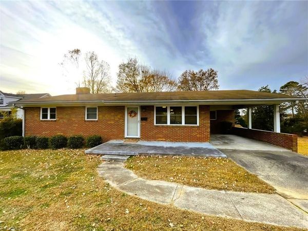 1142 Liberty Drive , Thomasville, NC 27360