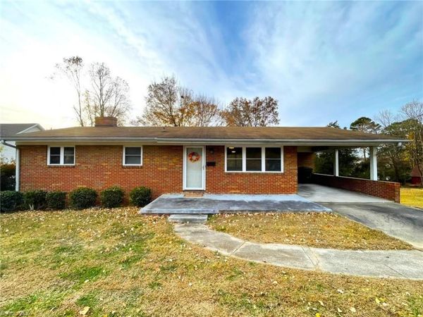 1142 Liberty Drive , Thomasville, NC 27360