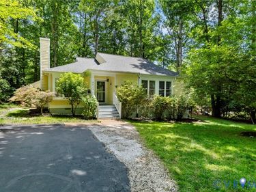 5613 Woods Walk Road, Midlothian, VA 23112