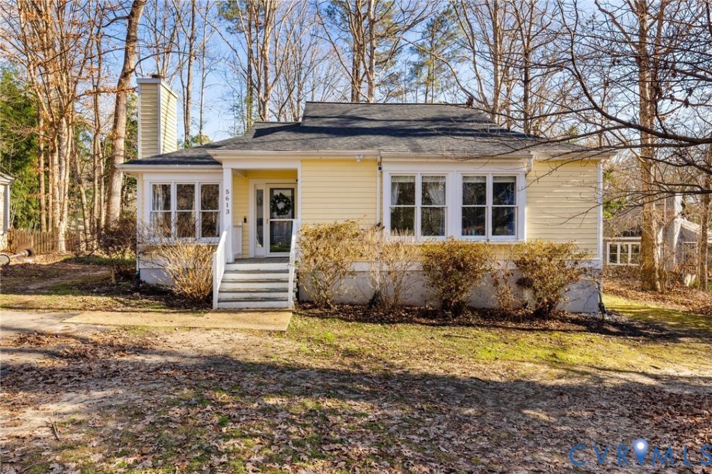 5613 Woods Walk Road, Midlothian, VA 23112 Main Photo