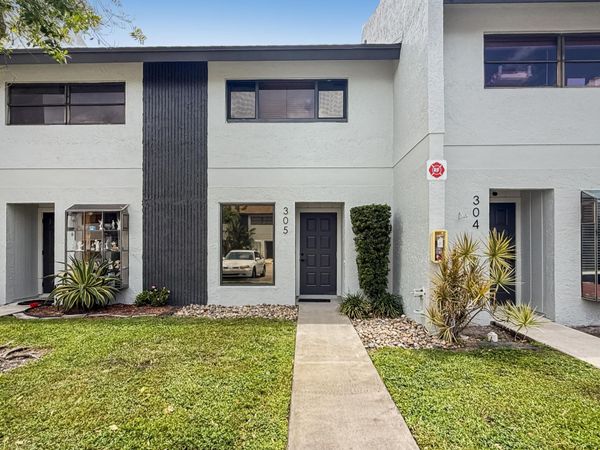 2700 S Oakland Forest Drive, Unit 305, Oakland Park, FL 33309