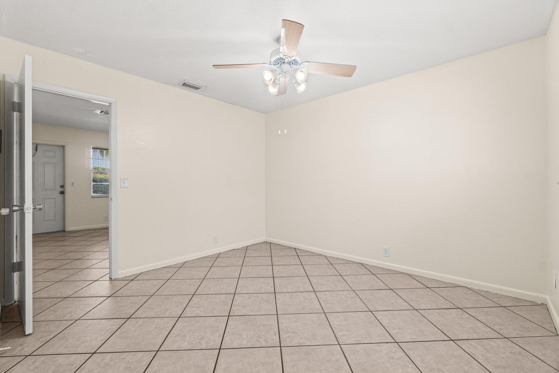 504 9th Avenue N, Unit 508, Lake Worth Beach, FL 33460 Photo