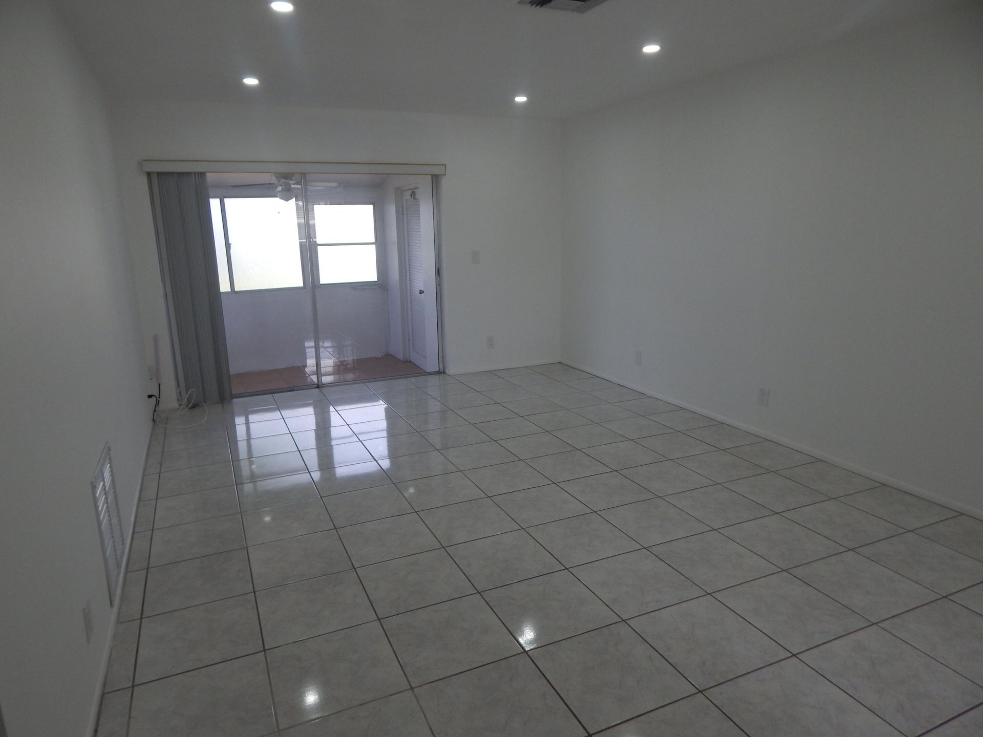 2930 E Ashley Dr Drive E, Unit B, West Palm Beach, FL 33415 Photo